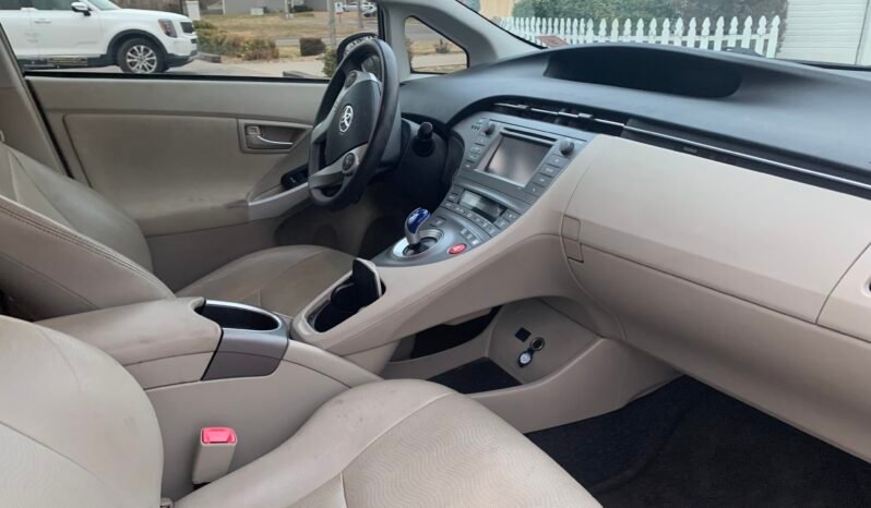 
								TOYOTA PRIUS HYBRIDE full									