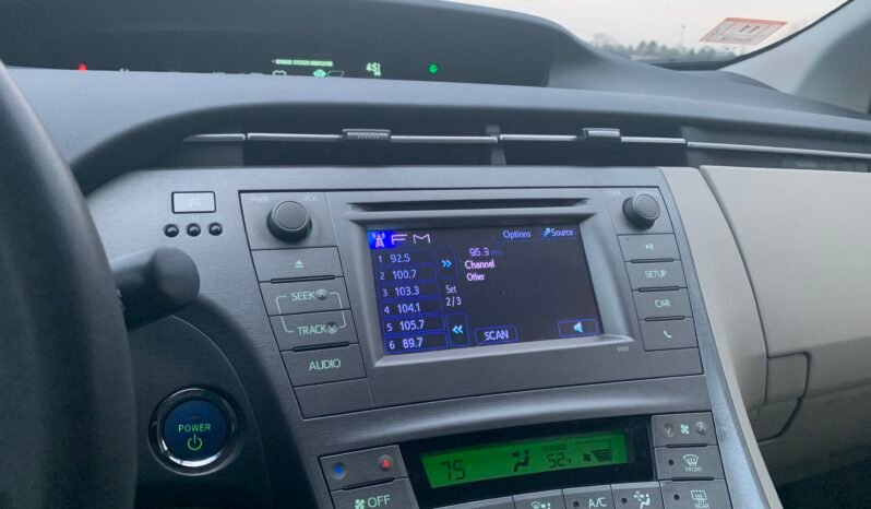 
								TOYOTA PRIUS HYBRIDE full									